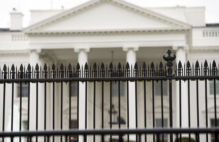 Bývalý analytik CIA: do voleb v USA nezasahovalo Rusko, ale FBI