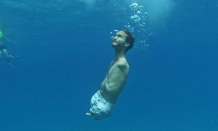 NEUVĚŘITELNÝ NICK VUJICIC: KDYŽ MŮJ SYN PLÁČE, NEMOHU HO OBEJMOUT, ALE ON PŘIJDE KE MNĚ A OBEJME MNE
